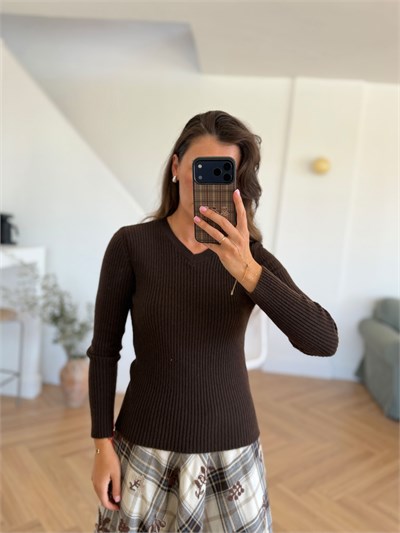 Düğme Detaylı Kahverengi Pelerin Triko