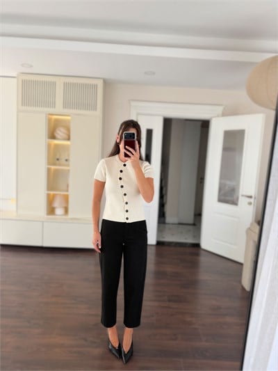 Düğmeli Krem Çelik Örme Triko Hırka