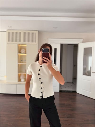 Düğmeli Krem Çelik Örme Triko Hırka