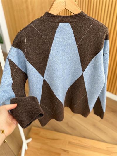 Düğmeli Mavi-Kahve Baklava Desen Kazak