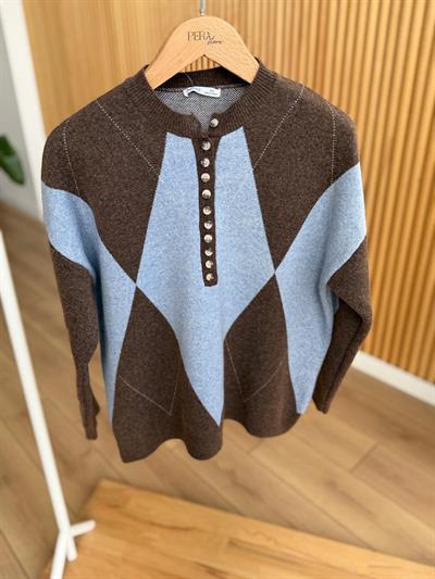 Düğmeli Mavi-Kahve Baklava Desen Kazak