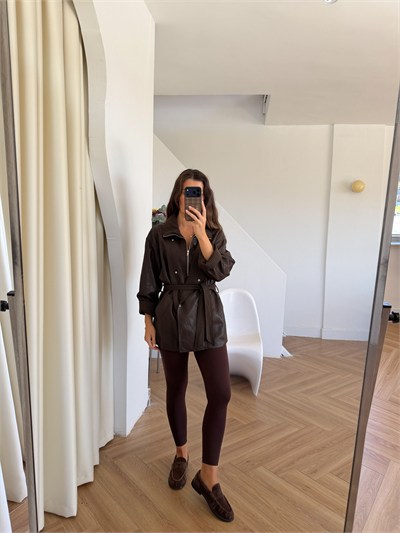 Ekose Yaka ve Kemer Detaylı Deri Mont- Kahverengi