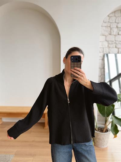 Fermuarlı Reglan Kol Siyah Hırka