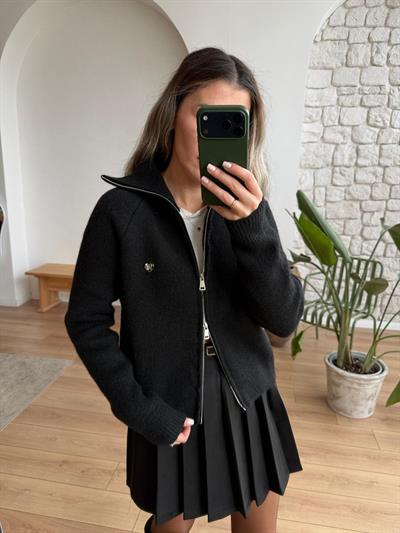 Fermuarlı Siyah Hırka