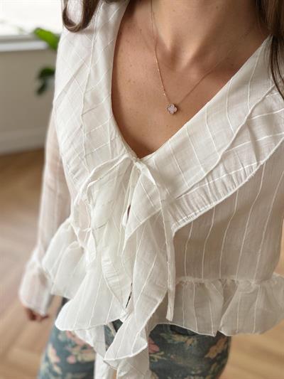 Fırfırlı Beyaz Gömlek