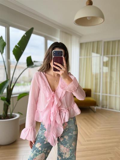 Fırfırlı Pembe Gömlek