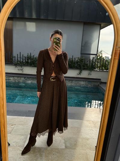 Fitilli ve Dantel Detaylı Örme Kumaş Bluz