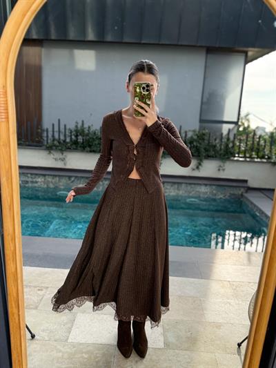 Fitilli ve Dantel Detaylı Örme Kumaş Bluz