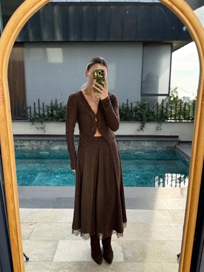 Fitilli ve Dantel Detaylı Örme Kumaş Bluz