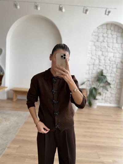 Fiyonk Düğmeli Uzun Kollu Kahverengi Hırka