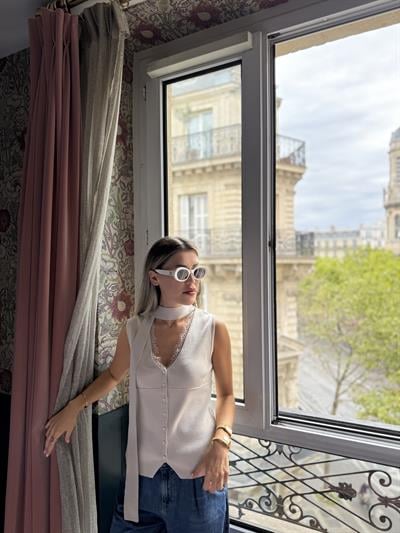 Fularlı Dantel Detaylı Bej Bluz