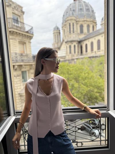 Fularlı Dantel Detaylı Pudra Bluz