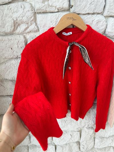 Fularlı Kırmızı Hırka