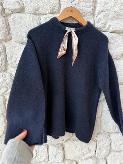 Fularlı Lacivert Kazak