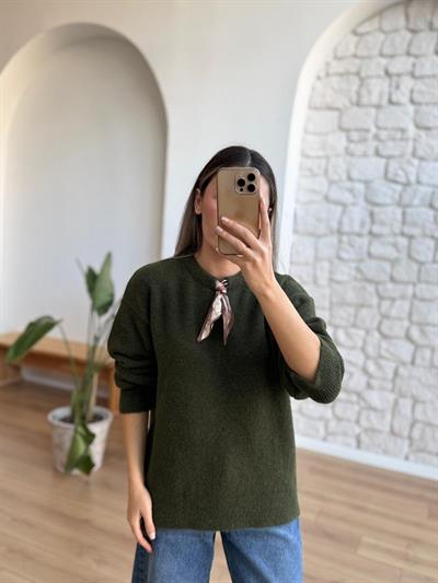 Fularlı Zümrüt Yeşili Kazak