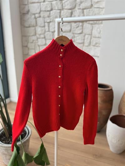 Gold Düğmeli Kırmızı Hırka