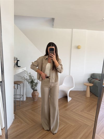 Gömleği Taş İşlemeli Bej Gabardin Takım