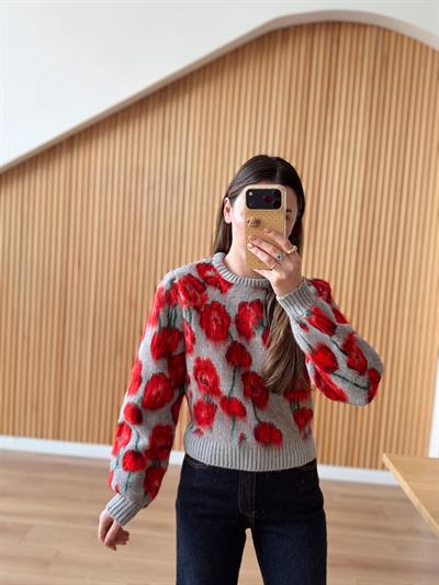 Gri-Kırmızı Floral Kazak