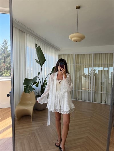 Güpür Detaylı Çiçek Desen Kimono