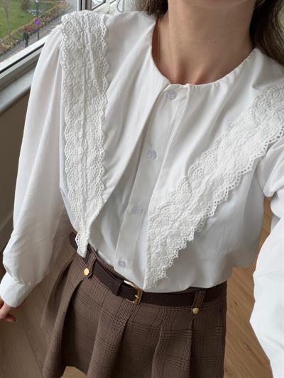 Güpür Yakalı Beyaz Gömlek