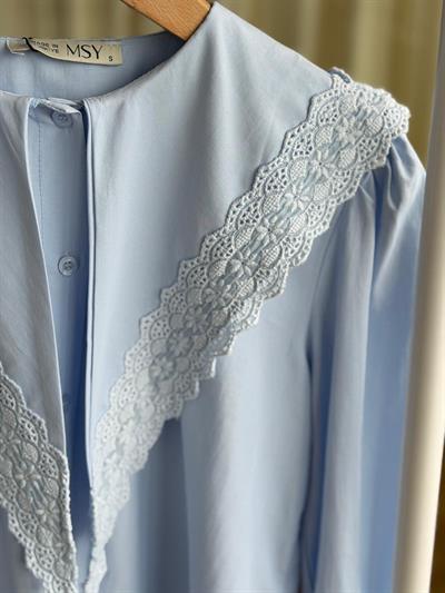 Güpür Yakalı Mavi Gömlek