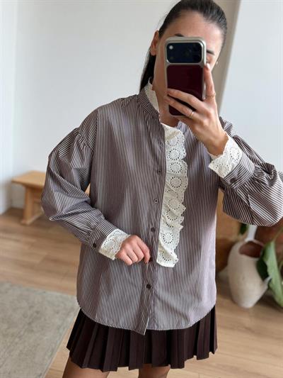 Güpürlü Çizgili Kahverengi Gömlek