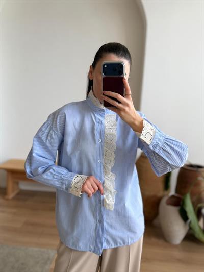 Güpürlü Çizgili Mavi Gömlek