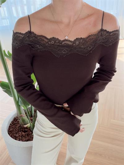 İnce Askılı Dantel Detaylı Kahverengi Bluz