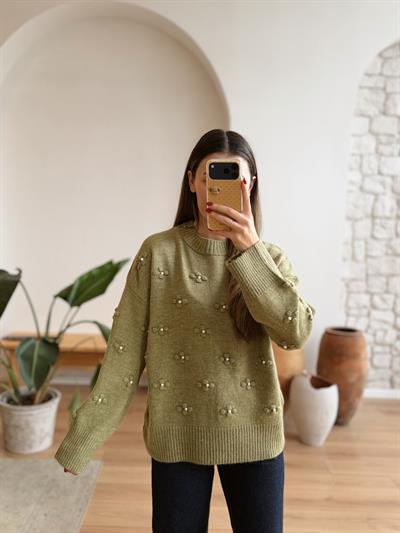 İncili Çiçek Figürlü Yeşil Kazak