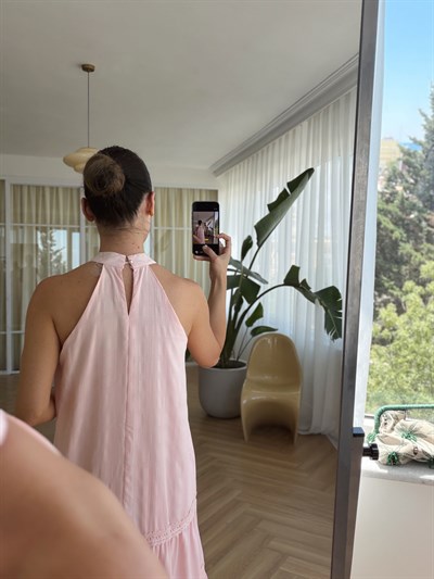 İşlemeli Halter Yaka Pembe Elbise