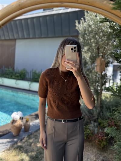 İşlemeli Mocha Triko