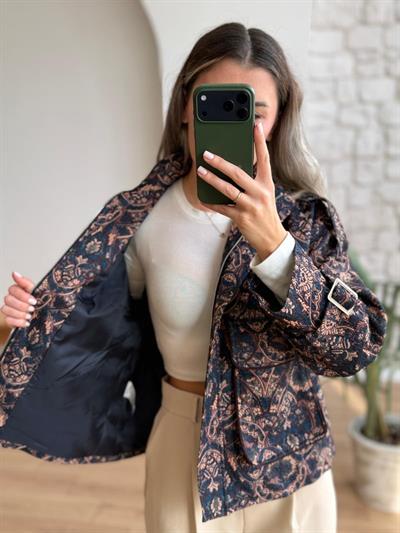 Jakarlı Lacivert Ceket