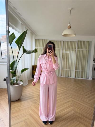 Jakarlı Pembe Takım