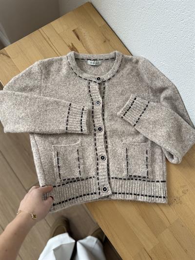 Kahve Biyeli Cepli Bej Hırka