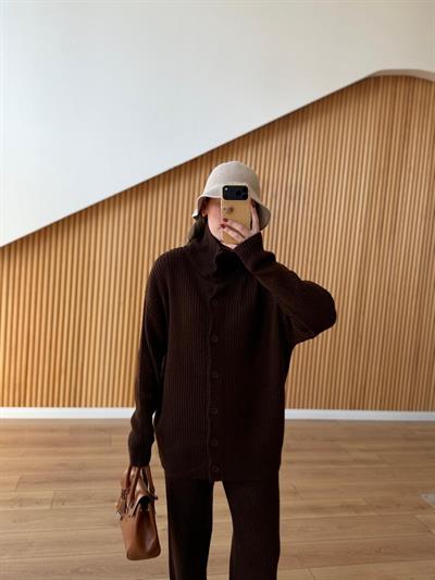 Kahverengi Triko Takım