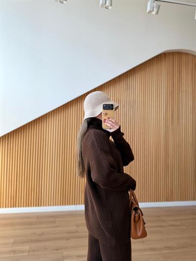 Kahverengi Triko Takım