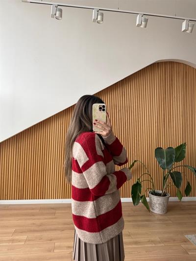 Kalp Nakışlı Çizgili Kırmızı Kazak