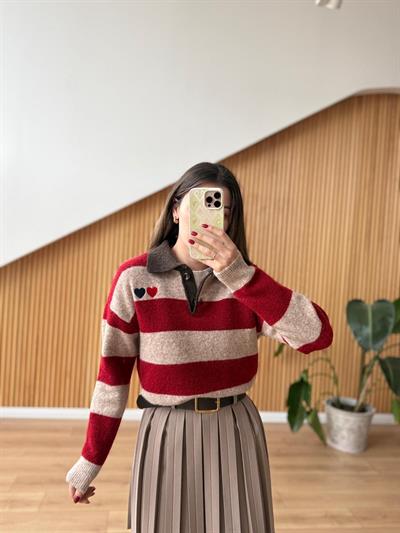 Kalp Nakışlı Çizgili Kırmızı Kazak