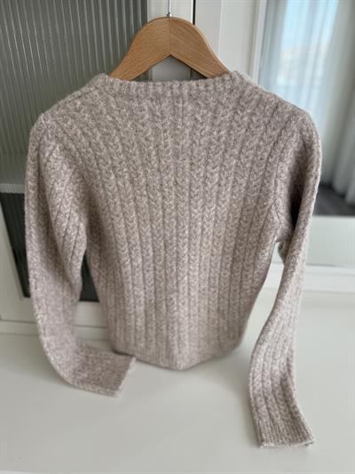 Kaplama Düğmeli Saç Örgülü Bej Hırka