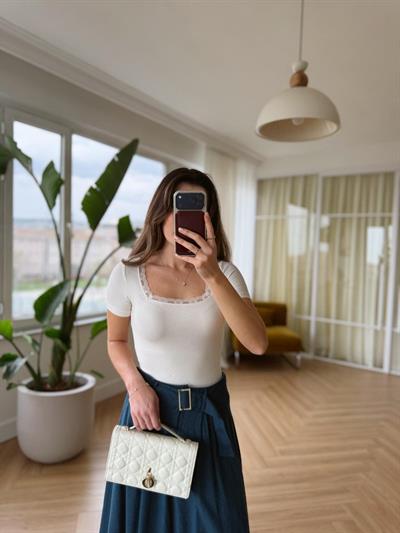 Kare Yaka Dantelli Ekru Body