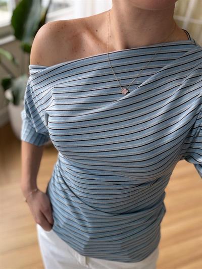 Kayık Yaka Asimetrik Çizgili Mavi Body