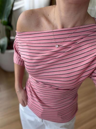 Kayık Yaka Asimetrik Çizgili Pembe Body