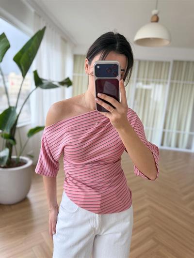 Kayık Yaka Asimetrik Çizgili Pembe Body