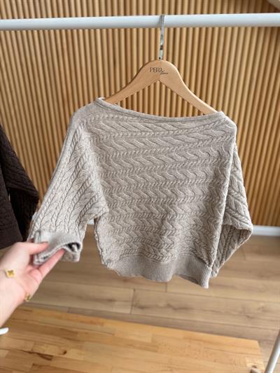 Kayık Yaka Saç Örgülü Bej Kazak