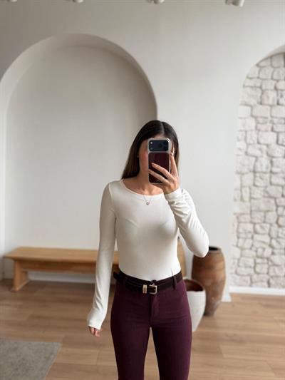 Kayık Yaka Uzun Kol Ekru Body