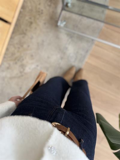 Kemerli Pensli Lacivert Jean