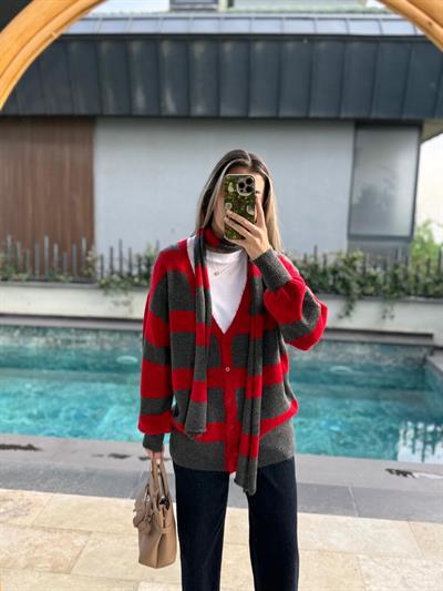 Kırmızı Çizgili Atkılı Hırka