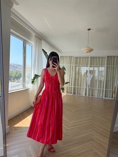 Kırmızı Pembe Çizgili Elbise
