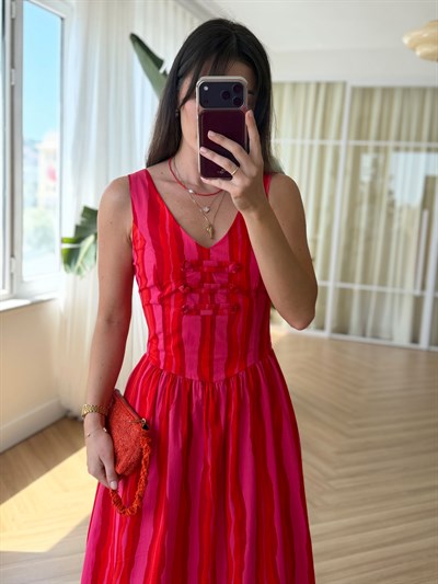 Kırmızı Pembe Çizgili Elbise