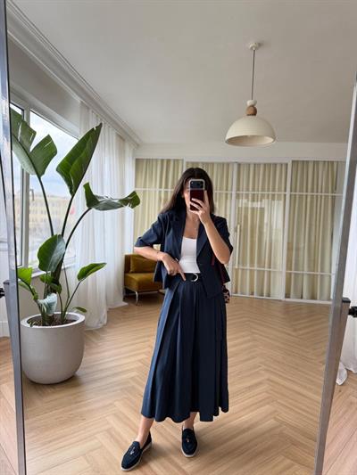 Kısa Kollu Lacivert Ceket-Etek Takım